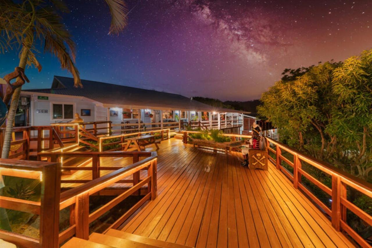 Hotel And Dive Center Roatan Yacht Club French Harbour ภายนอก รูปภาพ