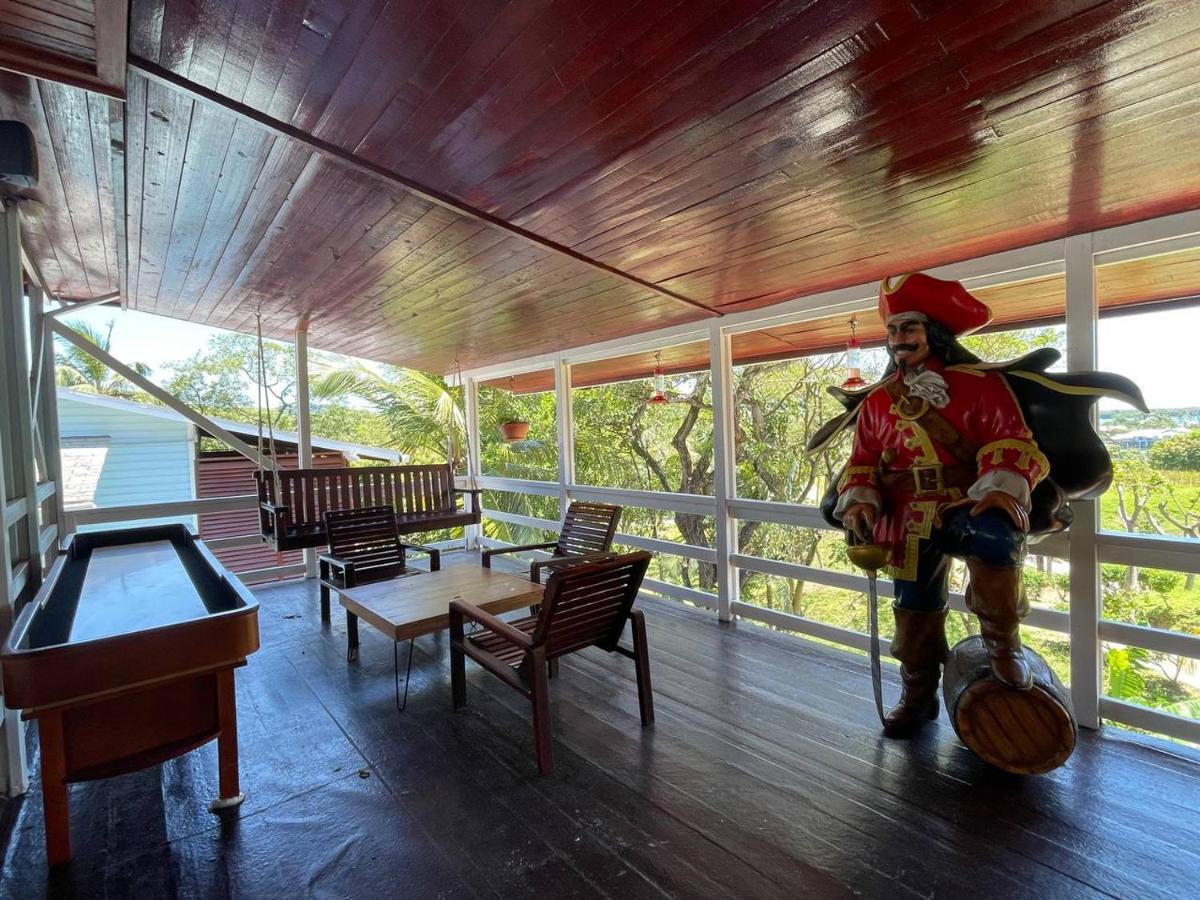 Hotel And Dive Center Roatan Yacht Club French Harbour ภายนอก รูปภาพ
